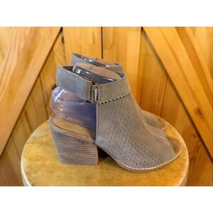 Toms Grenada Taupe Grey Suede Perforated Peep Toe Sandal Shoes 7